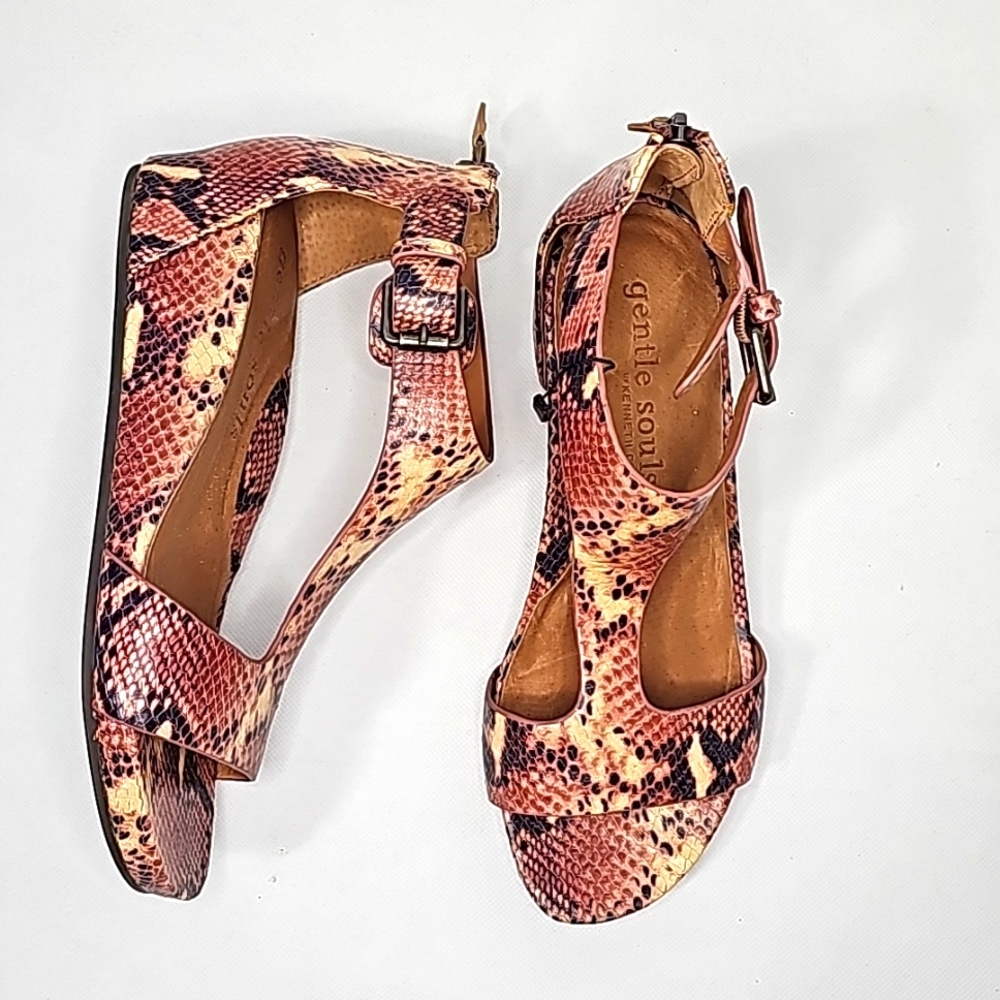Gentle Souls by Kenneth Cole size 7M